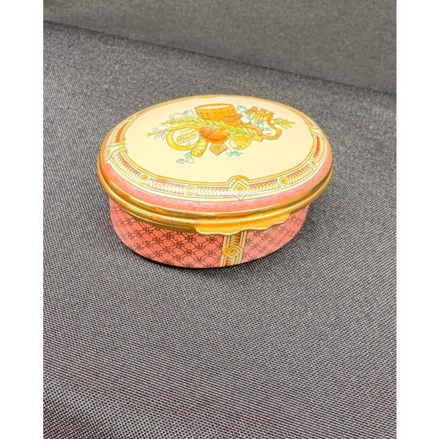 English 1980s Halcyon Days Enamel Box For Sale - Image 3 of 6