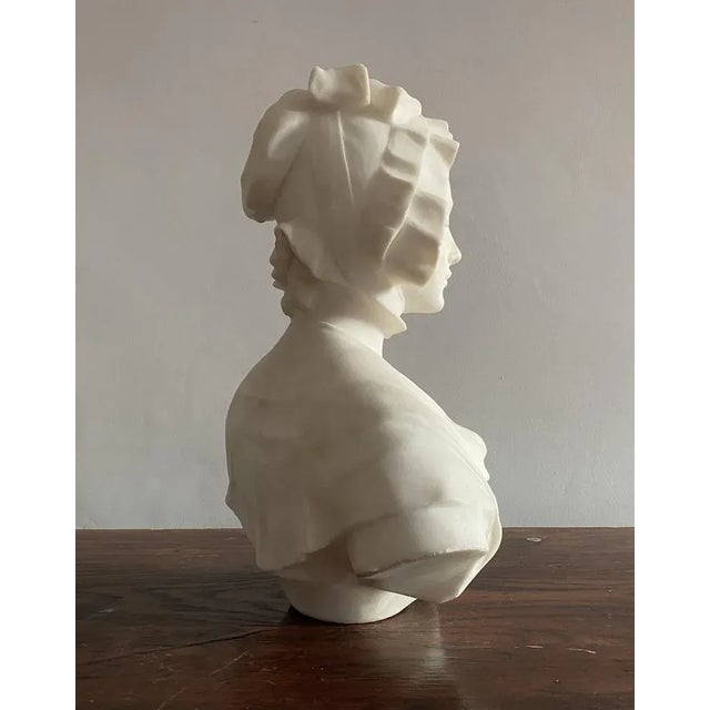 Grazile Girl Sculpture in Alabaster, 1800s For Sale - Image 3 of 7