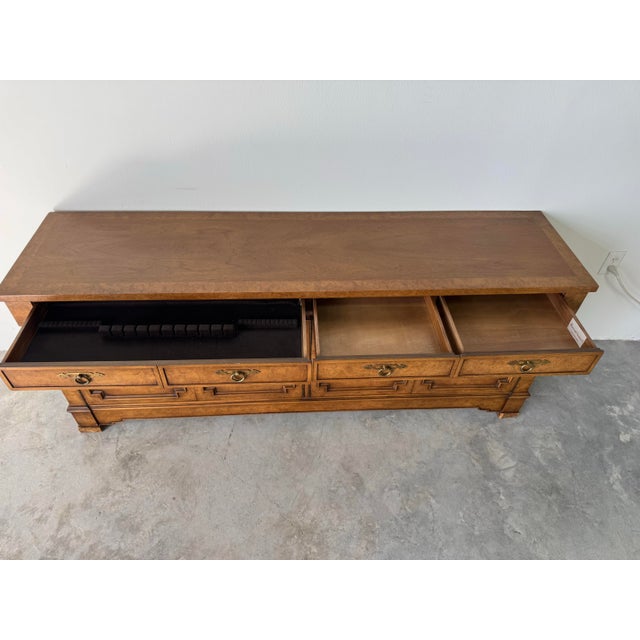 Hollywood Regency 1970s Hollywood Regency Mastercraft Burl Wood Buffet / Credenza For Sale - Image 3 of 12