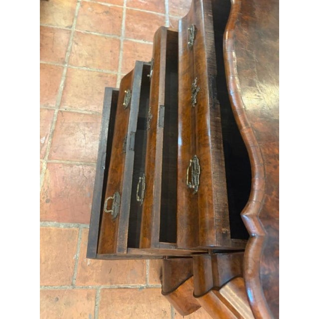 Circa 1760 Dutch Burr Walnut Bombay Chest of Drawers ( Commode ) For Sale In West Palm - Image 6 of 11