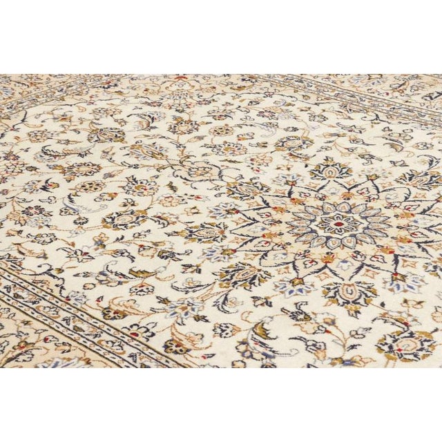 Middle Eastern Rug in Pure Wool For Sale - Image 6 of 10