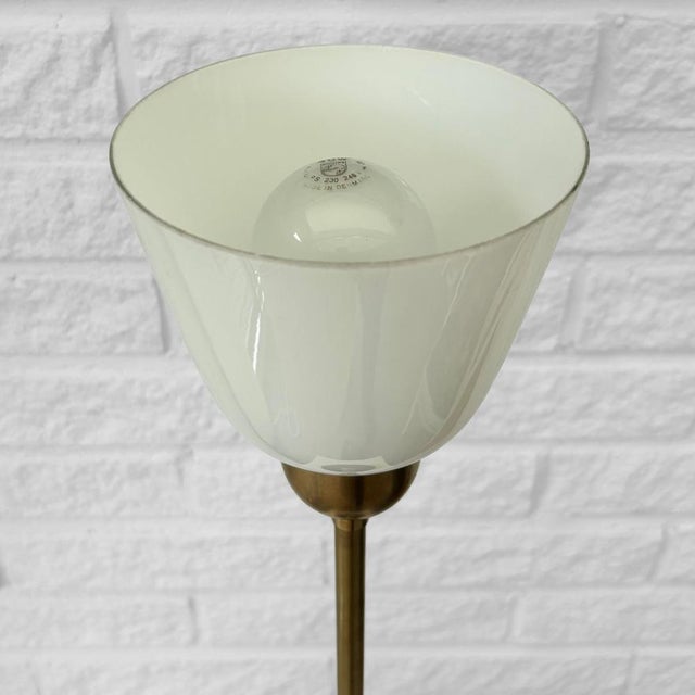 Model 15505 Table Lamp in Brass and Veluria Glass by Harald Notini for Böhlmarks, Sweden, 1940s For Sale - Image 9 of 14