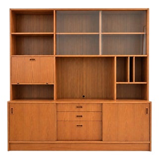 Vintage Mid-Century Teak Lighted Wall Unit, Bookcase & Vinyl Record Storage For Sale