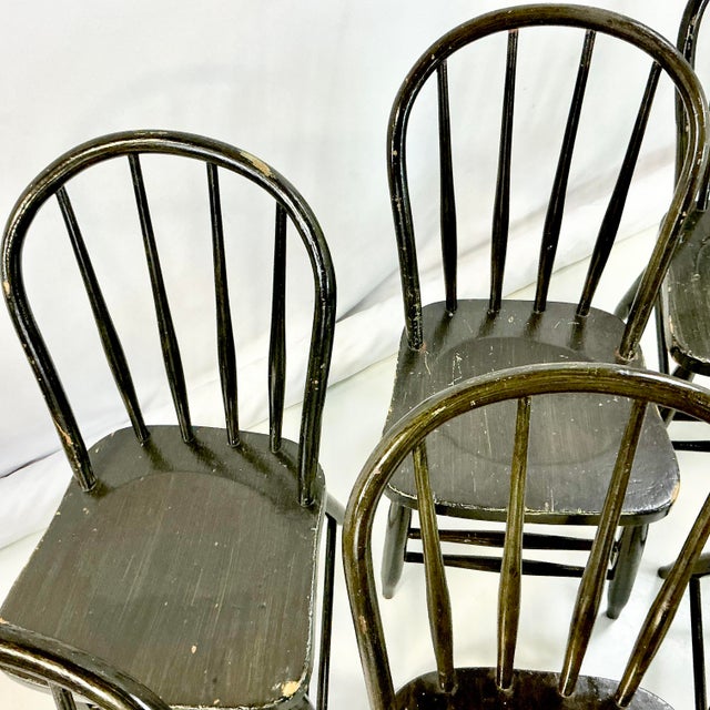 Late 19th C. Antique Americana Farmhouse Boho Chic Chippy Paint Windsor Pine Dining Chairs - Set of 6. For Sale - Image 6 of 16
