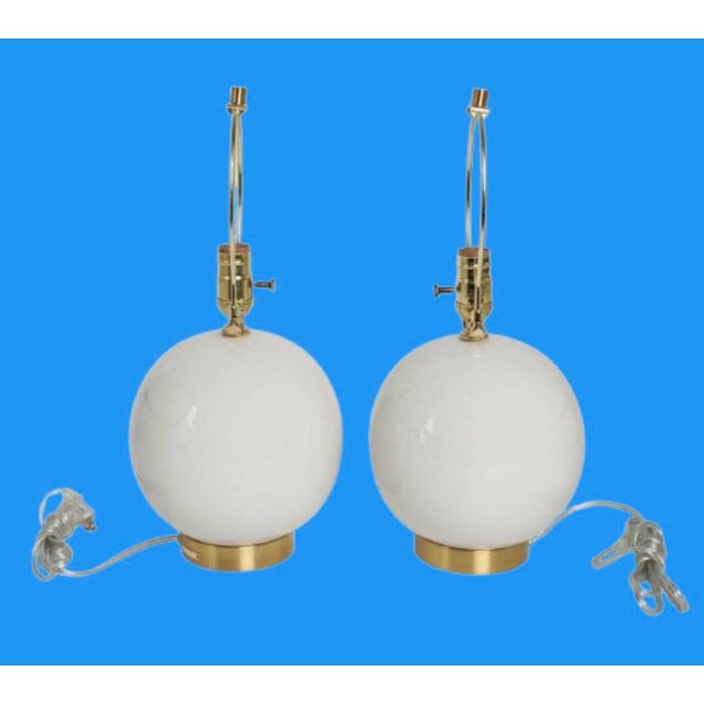 Ralph Lauren Ralph Lauren White Ceramic & Brass Signed Vintage Lamps - A Pair For Sale - Image 4 of 9