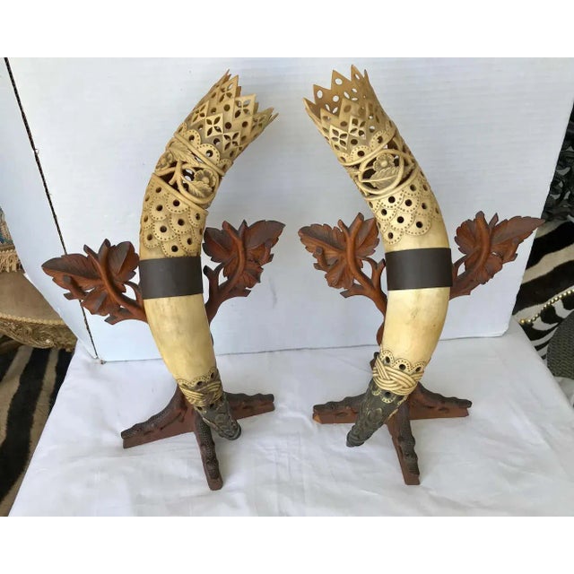 Figurative Pair of Anglo-Indian Mounted Steer Horns For Sale - Image 3 of 13