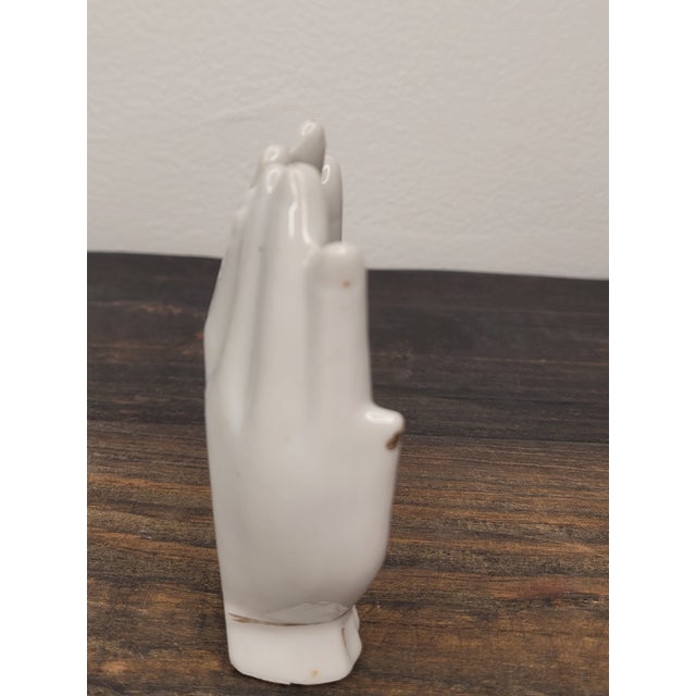 White Mid 20th Century Porcelain Cupped Hands Trinket Dish - Made in Japan For Sale - Image 8 of 12
