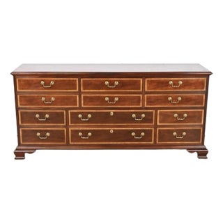 Traditional Thomasville Mahogany Georgian Style Dresser For Sale