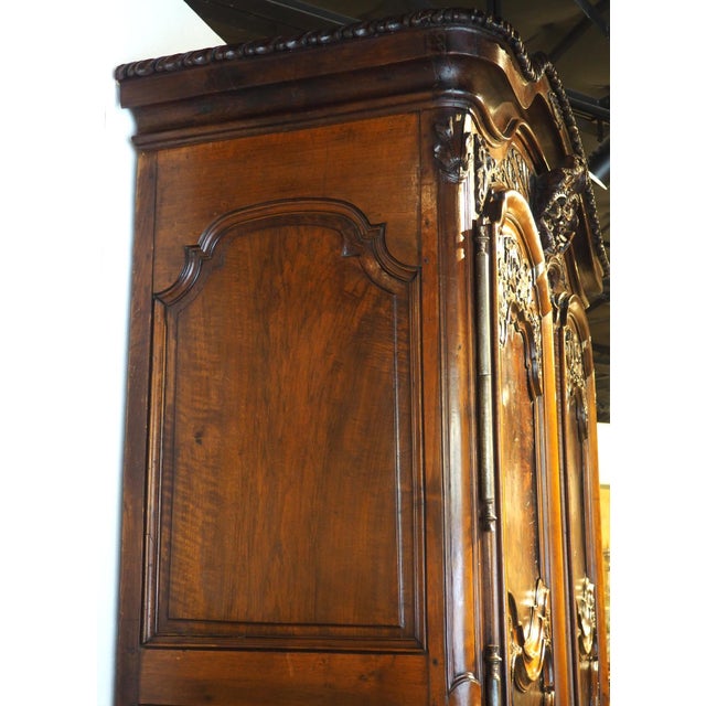 Spectacular Walnut and Burl Walnut Régence Armoire From Lyon, France, Circa 1715 For Sale - Image 10 of 18