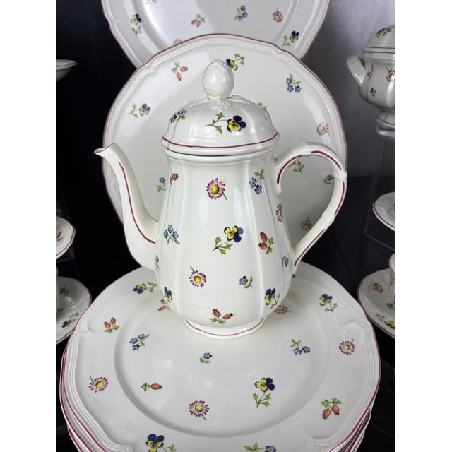 Vintage English Villeroy & Boch "Petite Fleur" Porcelain Dinnerware & Serving Set - 58 Pieces For Sale - Image 10 of 18