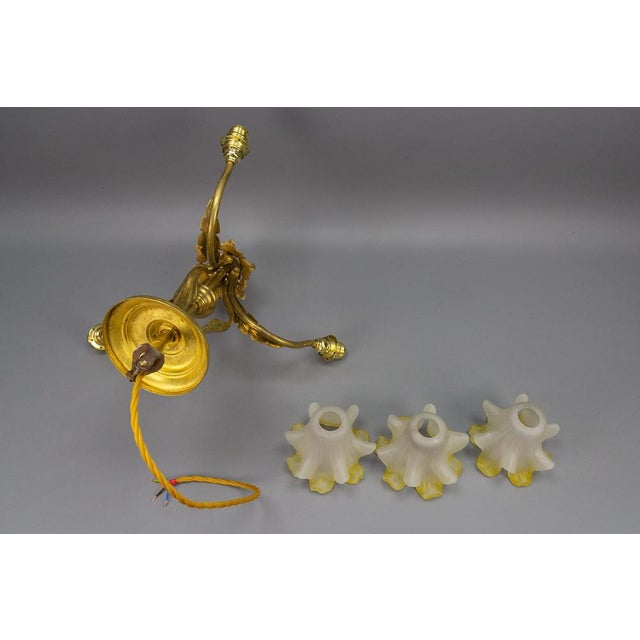 French Art Nouveau Brass and Glass 3-Light Iris-Shaped Chandelier, 1910s For Sale - Image 16 of 18