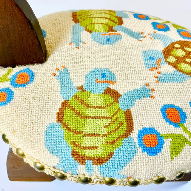 1970s Vintage Arts & Crafts Coastal Folk Art Needlepoint Cushion & Pine Turtle Footstool. For Sale - Image 14 of 16