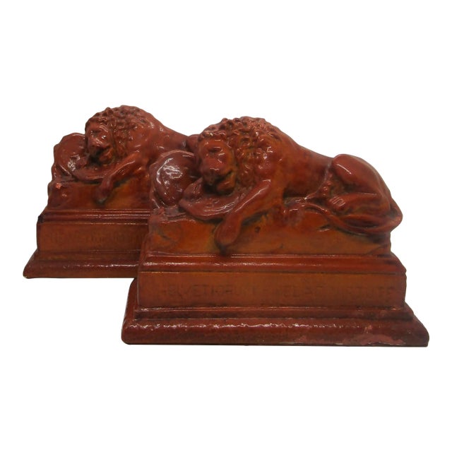 1950s Helvetiorum Fidei Ac Virtuti Chalkware Sculptures of Lion of Lucerne Bookends - a Pair For Sale