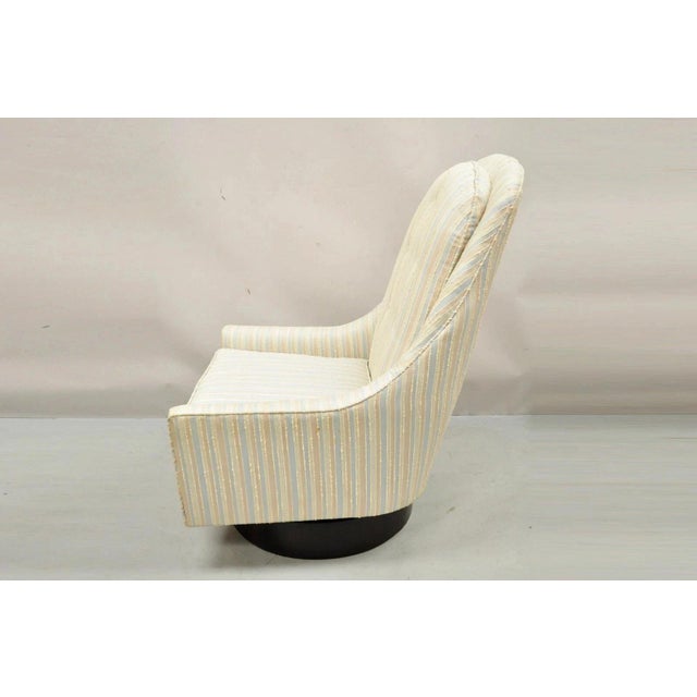 Beige Mid Century Modern Milo Baughman Style Wooden Swivel Base Club Lounge Chair For Sale - Image 8 of 11