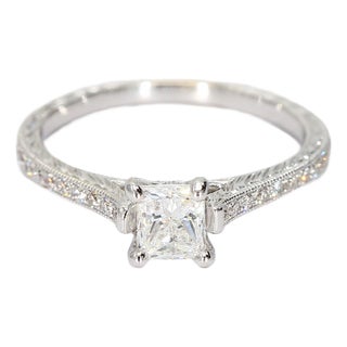 18k White Gold Solitaire Ring With a Princess Cut Center Diamond & Filigree Band, Size 5.75 For Sale