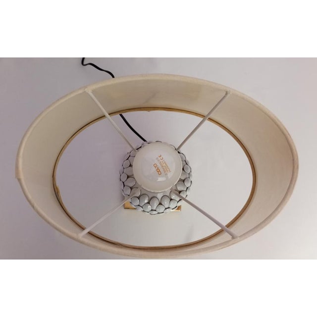 Brass and Porcelain Table Lamp by Tommaso Barbi, 1980s For Sale - Image 11 of 17