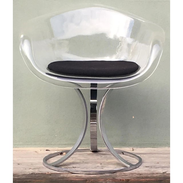 Contemporary Mid-Century Acrylic & Chrome Chair by Peter Hoyte, 1960s For Sale - Image 3 of 9