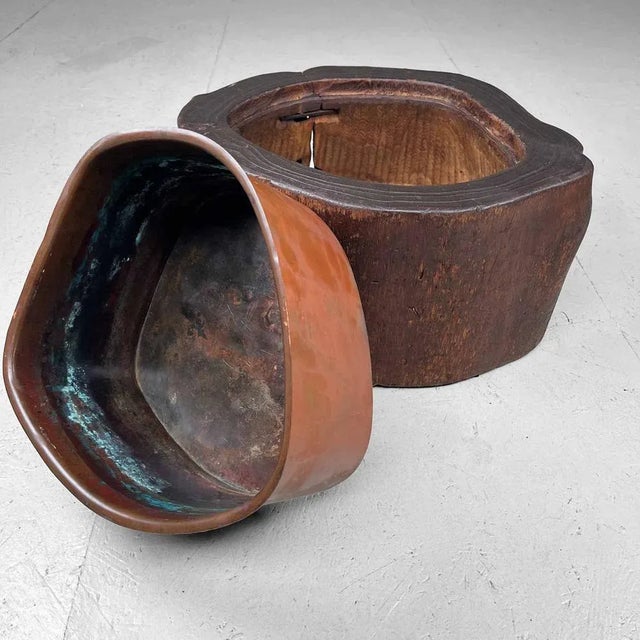 Meiji Period Tree Trunk Hibachi in Wood & Copper, Japan, 1912 For Sale - Image 6 of 13