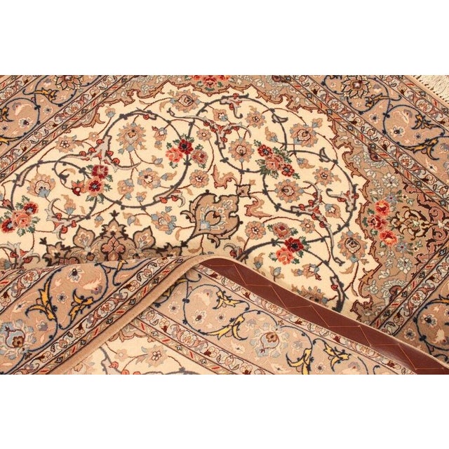 Textile Middle Eastern Rug in Wool For Sale - Image 7 of 11