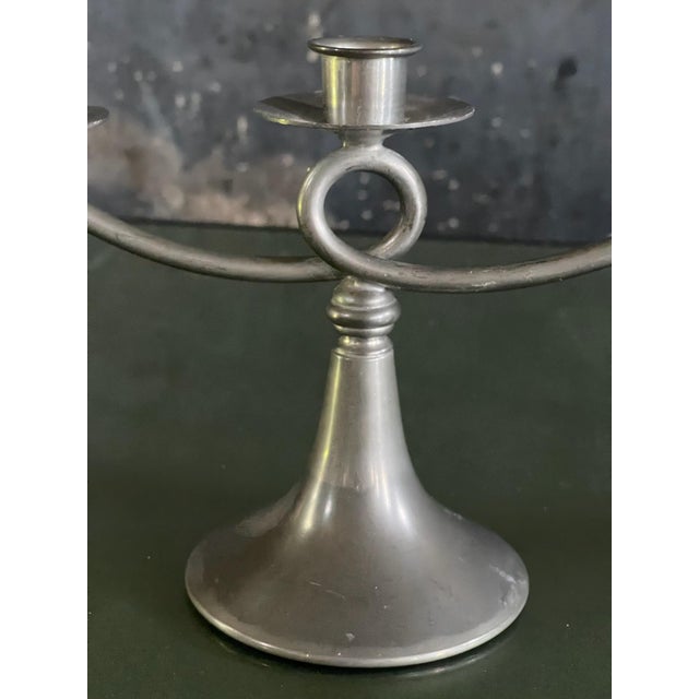 Early 20th Century Pair of Vintage Plymouth Ks Pewter Candlestick Holders For Sale - Image 5 of 5