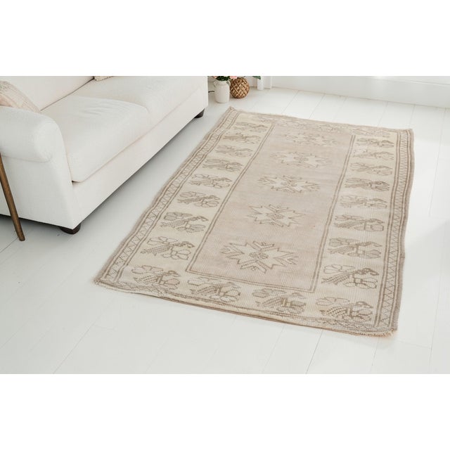 Tan Mid 20th Century Oushak Handknotted Floral Wool Carpet For Sale - Image 8 of 11