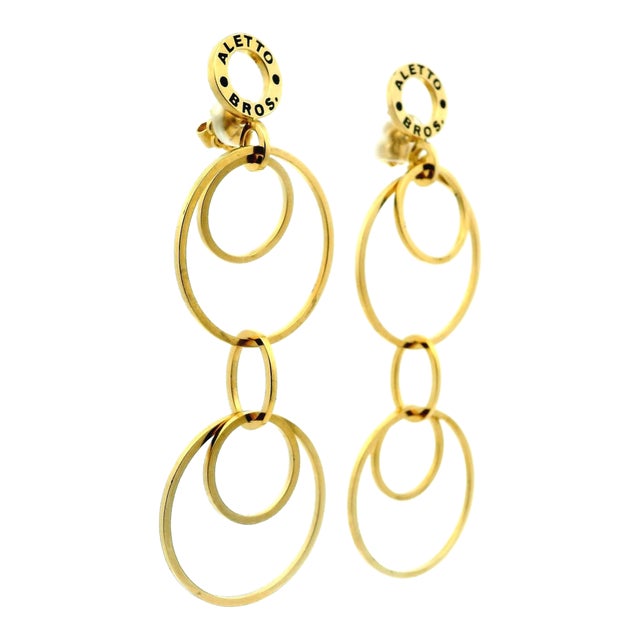 1980s Pair of itlaian Aletto Brothers 18k Gold Long Link Drop Earrings For Sale