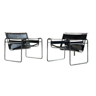 Wassily Armchairs in Black Leather by Marcel Breuer for Gavina, 1970s, Set of 2 For Sale