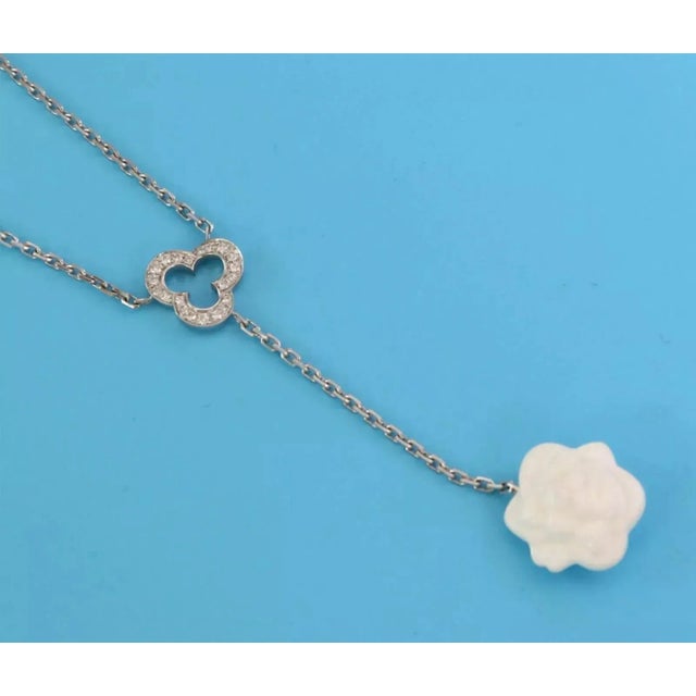 Late 20th Century Chanel Camellia White Agate Diamond 18k White Gold Lariat Necklace For Sale - Image 5 of 10