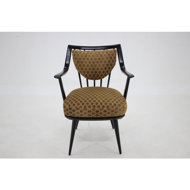 Carefully refurbished - Newly upholstered in quality fabric by ROMO - Height of seat 47cm. This piece is attributed to the...