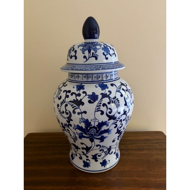Ceramic Late 20th Century Chinoiserie Large Blue and White Porcelain Ginger Jar For Sale - Image 7 of 8