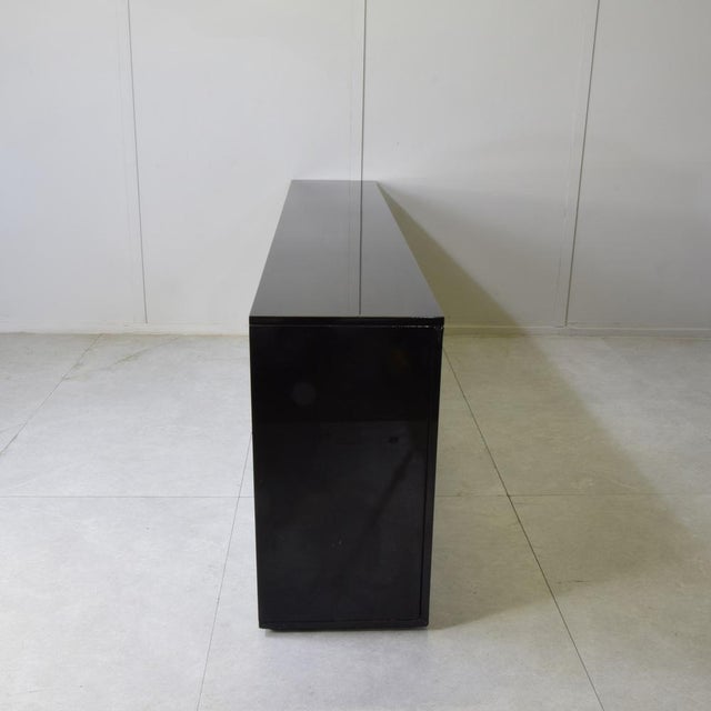 Black Lacquered Sideboard with Six Doors by Eugenio Gerli for Tecno, Italy, 1960s For Sale - Image 6 of 13