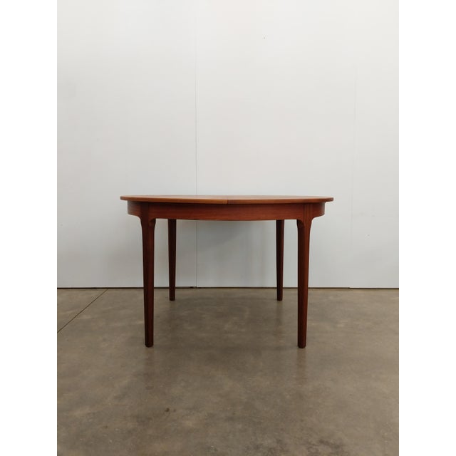 1960s Vintage Mid Century Modern Teak Extendable Dining Table by Nathan For Sale - Image 5 of 10
