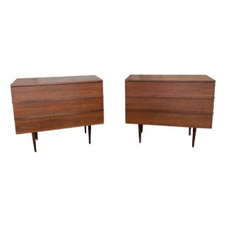 1950s Pair of Mid-Century Modern Walnut Dressers by Mel Smilow For Sale