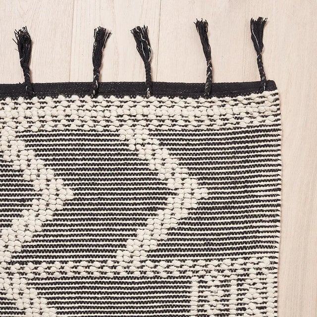 Made of wool and cotton on a traditional pit loom, Malta French Knot is a dynamic stripe with lovely dimension and texture...