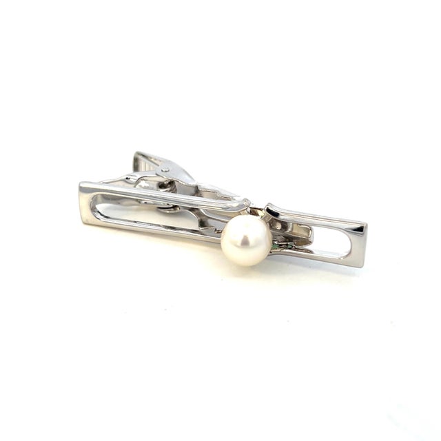 1990s Mikimoto Estate Akoya Pearl Mens Tie Clip 7 mm Silver M413 For Sale - Image 5 of 11
