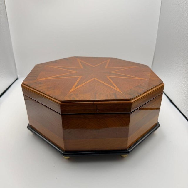 Wood Bauhaus Octagonal Box in Ash, Walnut, Maple, Mahogany, and Velvet, Vienna, 1920s For Sale - Image 7 of 18