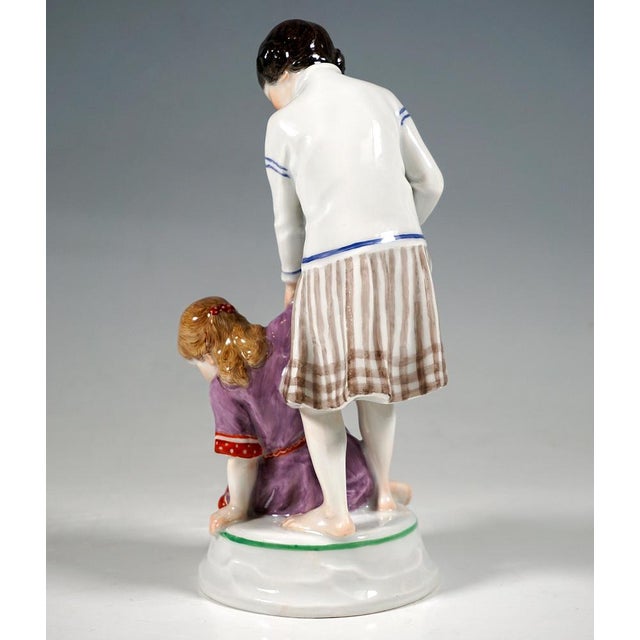 Art Nouveau Children's Group Two Girls by A. Koenig for Meissen Porcelain, Germany, 1912s For Sale - Image 4 of 8
