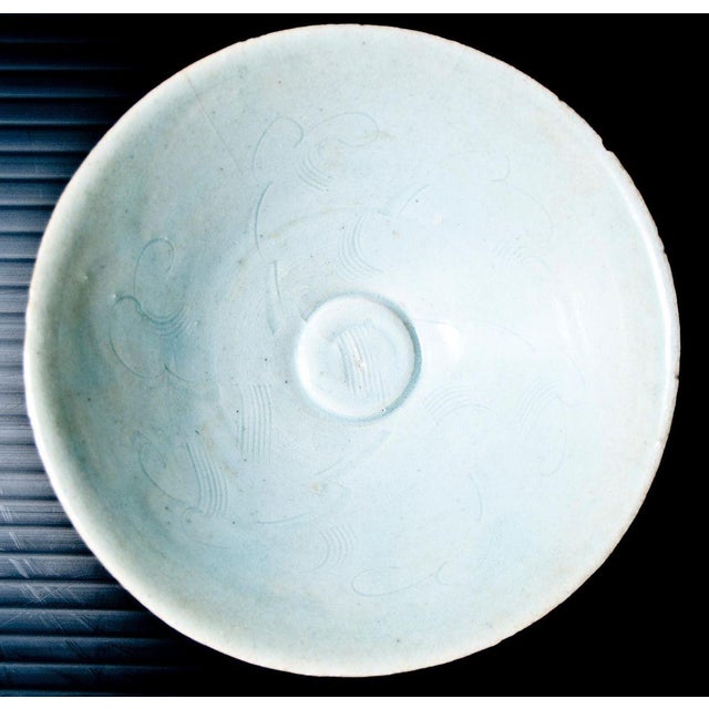 Antique Chinese Sung Period Porcelain Circular Bowl For Sale - Image 4 of 5