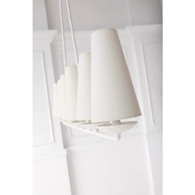 Visual Comfort AERIN for Visual Comfort Signature Fontaine Linear Chandelier in Plaster with Linen Shades For Sale - Image 4 of 5