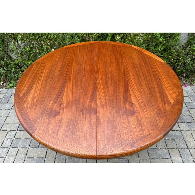 1970s Vintage 1970s Danish Modern Teak Pedestal Base Extension Dining Table For Sale - Image 5 of 12