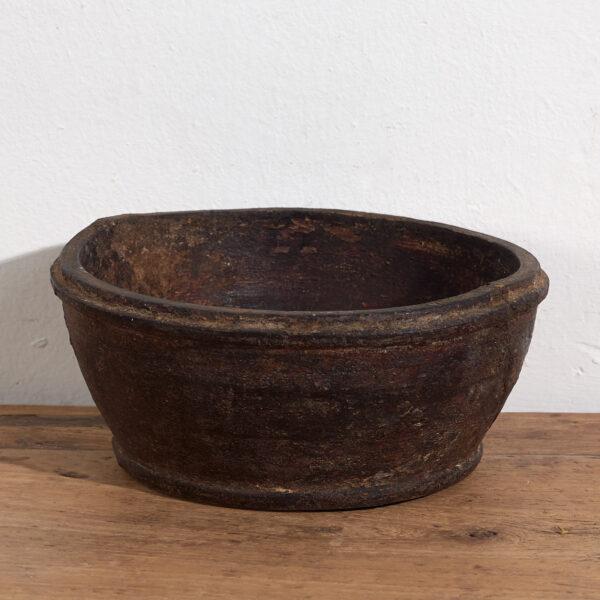 Antique primitive style bowl (c.1900) Dimensions: Diameter: 24 cm Height: 11 cmStyle: PrimitiveMaterials and techniques:...