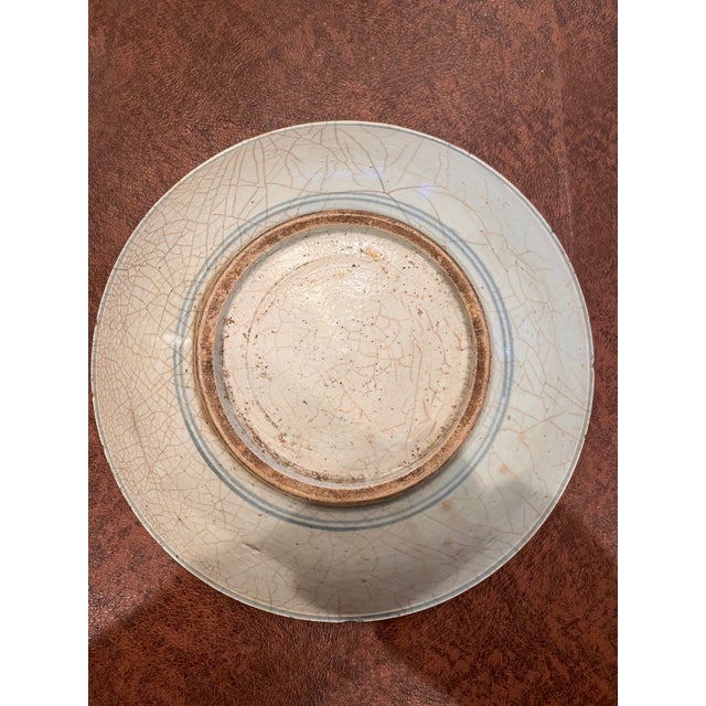 Late 20th Century Vintage Ming Blue White Swatow Zhangzhou Chargers 11" 10.5" 9.5" Kiln Crackle - Set of 3 For Sale - Image 5 of 11