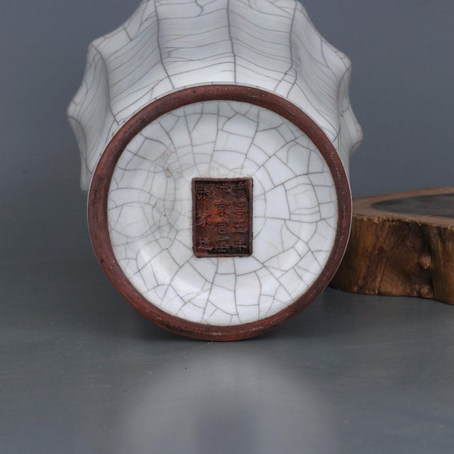Early 20th Century Chinese Ceramic Vase Guan Ware Crackle Glaze Celadon Vase For Sale - Image 5 of 9