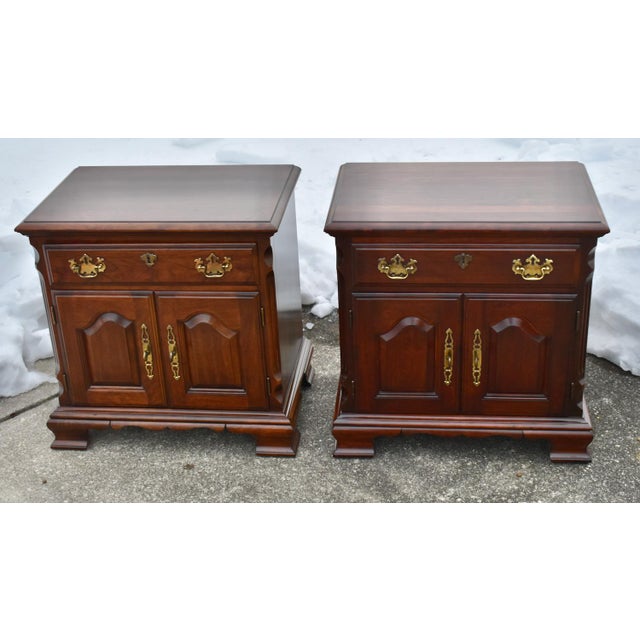 Vintage Pennsylvania House Pair of Cherry Traditional Style Nightstands For Sale - Image 12 of 13