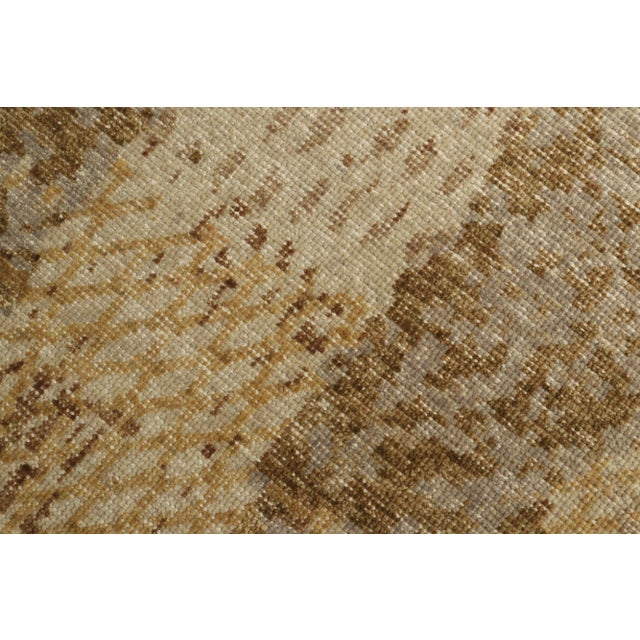 Contemporary Rug & Kilim’s Leo Rug in Gold, 10x14 For Sale - Image 3 of 5