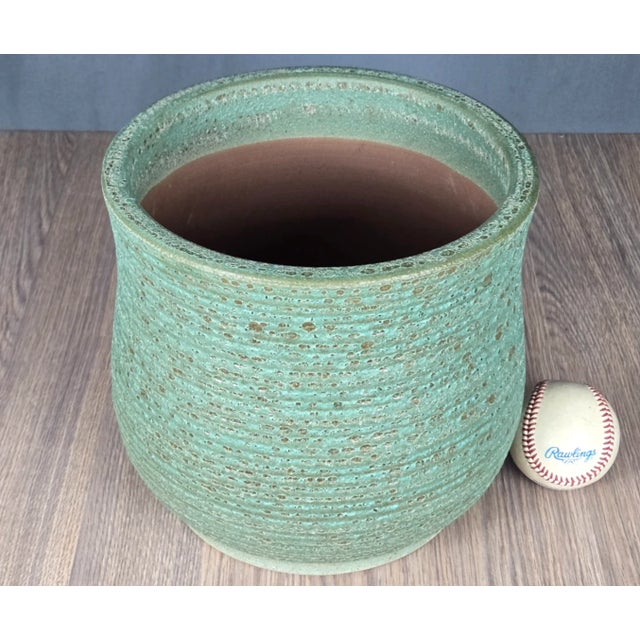 Mid-Century Modern Late 20th Century Ribbed Pottery Planter With Green Volcanic Lava Crater Glaze For Sale - Image 3 of 18