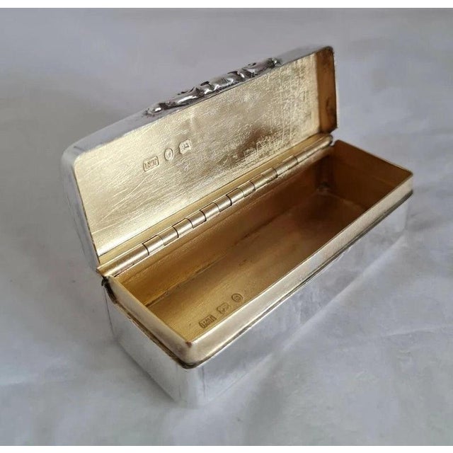 Antique Victorian Sterling Silver Snuff Box from Robert Thornton, Birmingham, 1867 For Sale - Image 3 of 9