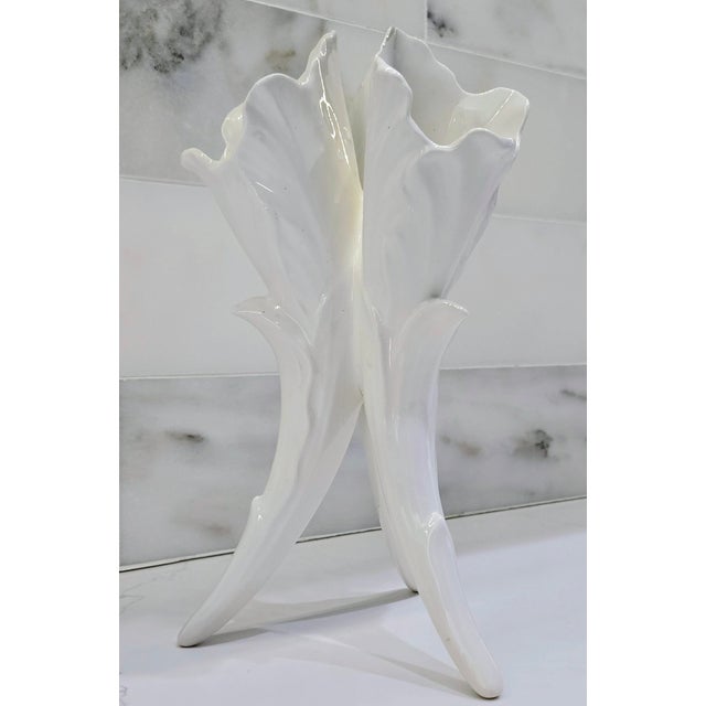 Mid-Century Modern Sculptural Triple-Horn Porcelain Bud Vase – Glossy White Organic Mid-Century Modern Centerpiece For Sale - Image 3 of 7