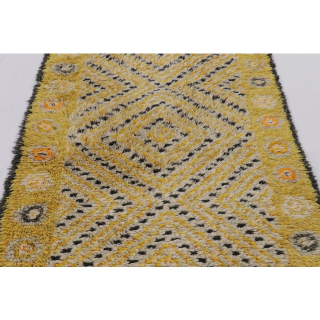 Rug & Kilim Vintage Swedish Rya Rug With Yellow and Black Geometric Pattern - Rug & Kilim For Sale - Image 4 of 9
