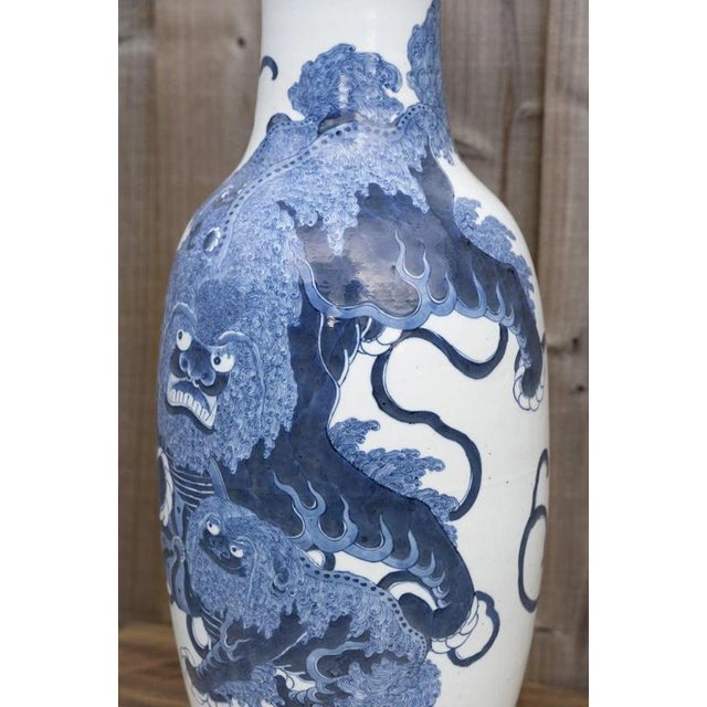 Large Antique 19th Century Qing Chinese Blue & White Foo Dog Porcelain Vase For Sale - Image 15 of 18
